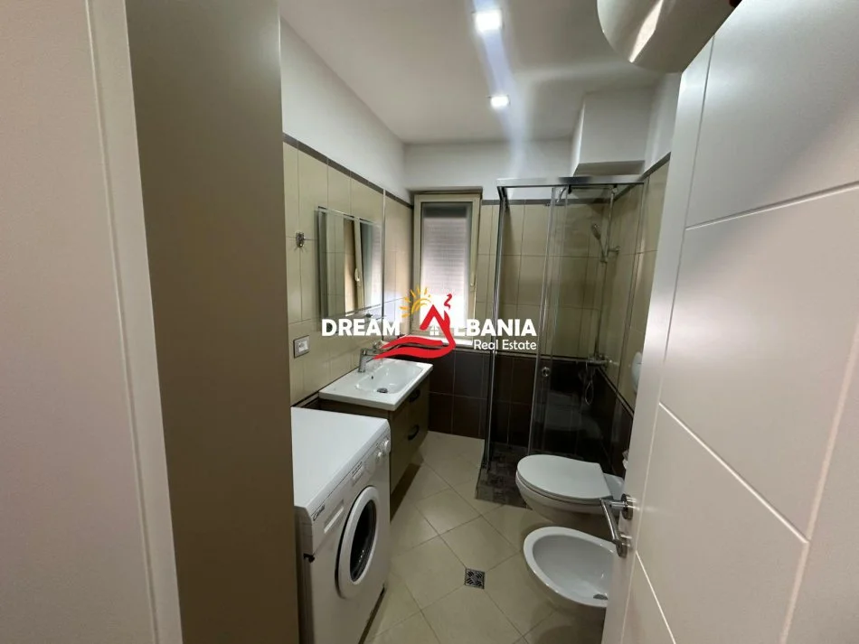Tirane, jepet me qera apartament 1+1 , 59 m² 570 € (Rruga Qemal Stafa prane Shkolles se Kuqe)