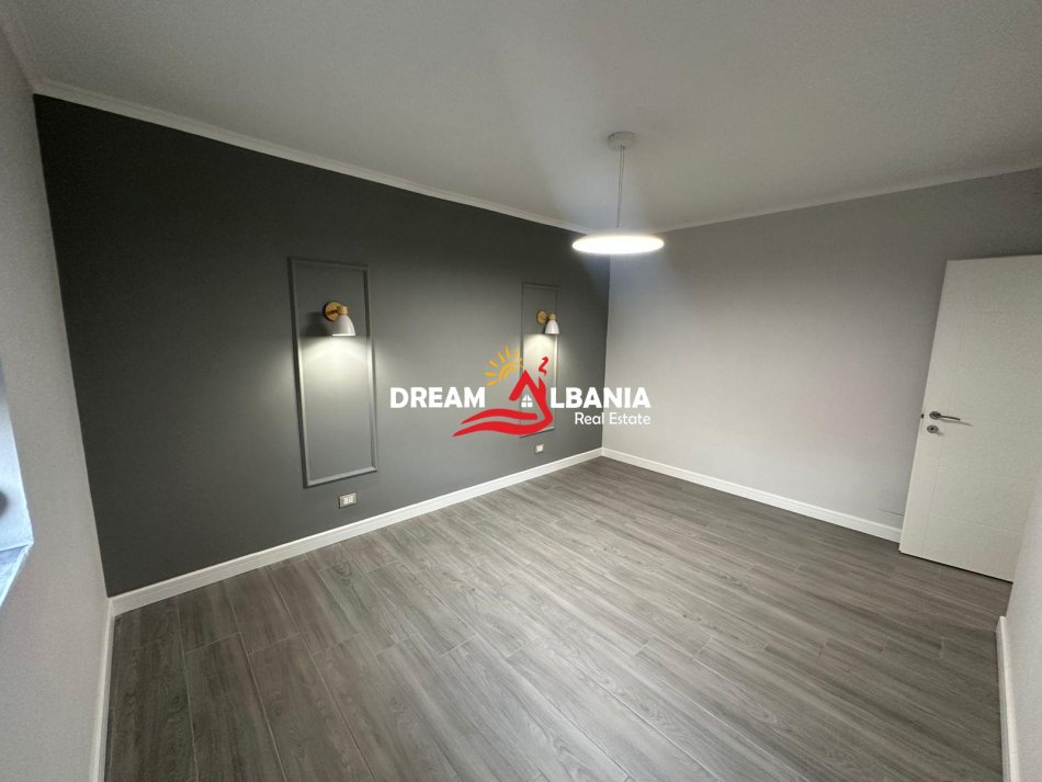 Tirane, jepet me qera apartament 1+1 , 59 m² 550 € (Rruga Qemal Stafa prane Shkolles se Kuqe)