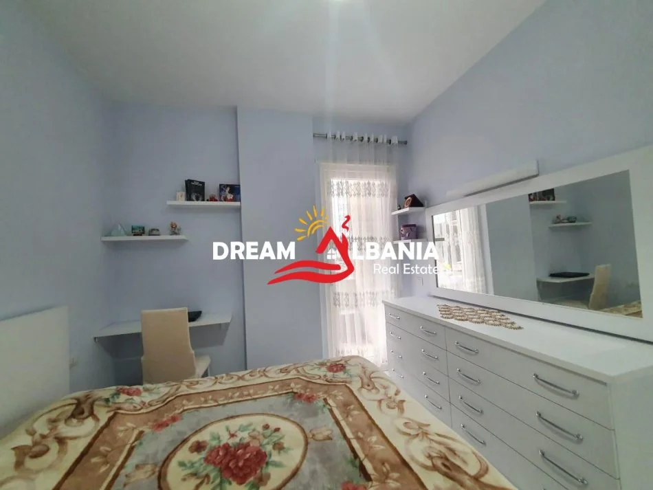 jepet me qera apartament Kati 8, 70 m² 650 € (tek Zogu i Zi)