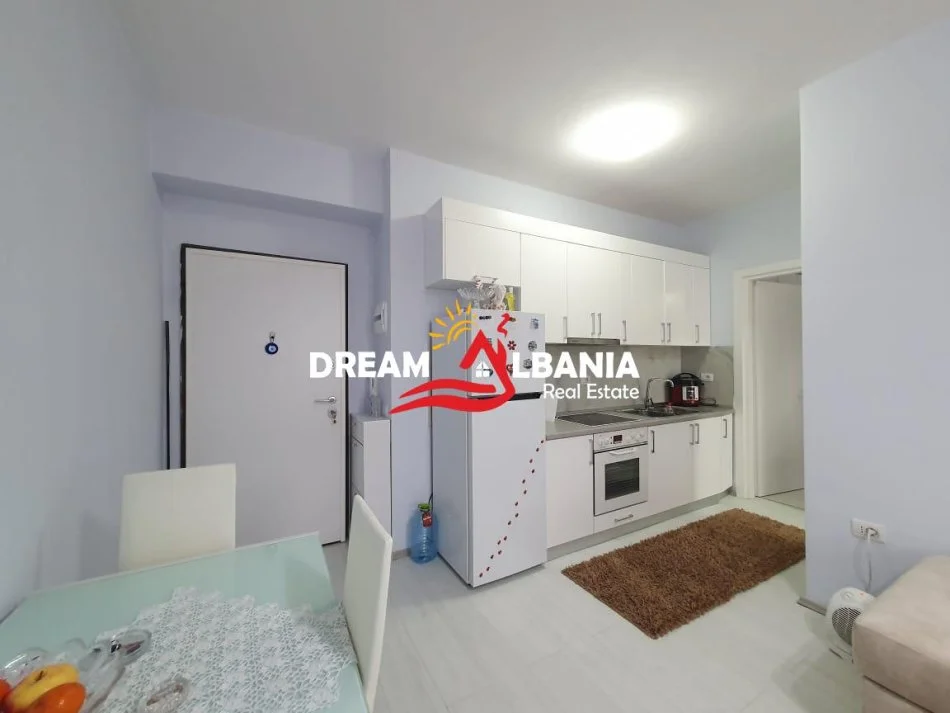jepet me qera apartament Kati 8, 70 m² 650 € (tek Zogu i Zi)