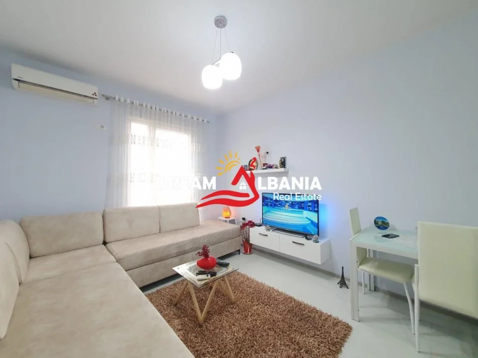 jepet me qera apartament Kati 8, 70 m² 650 € (tek Zogu i Zi)