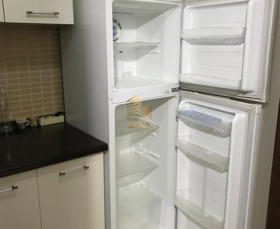 Tirane, jepet me qera apartament 1+1+Ballkon Kati 5, 60 m² 400 € (Laprake)