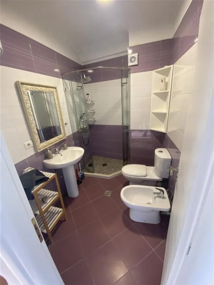 Tirane, jepet me qera apartament 2+1 Kati 5, 114 m² 600 € (Astir)