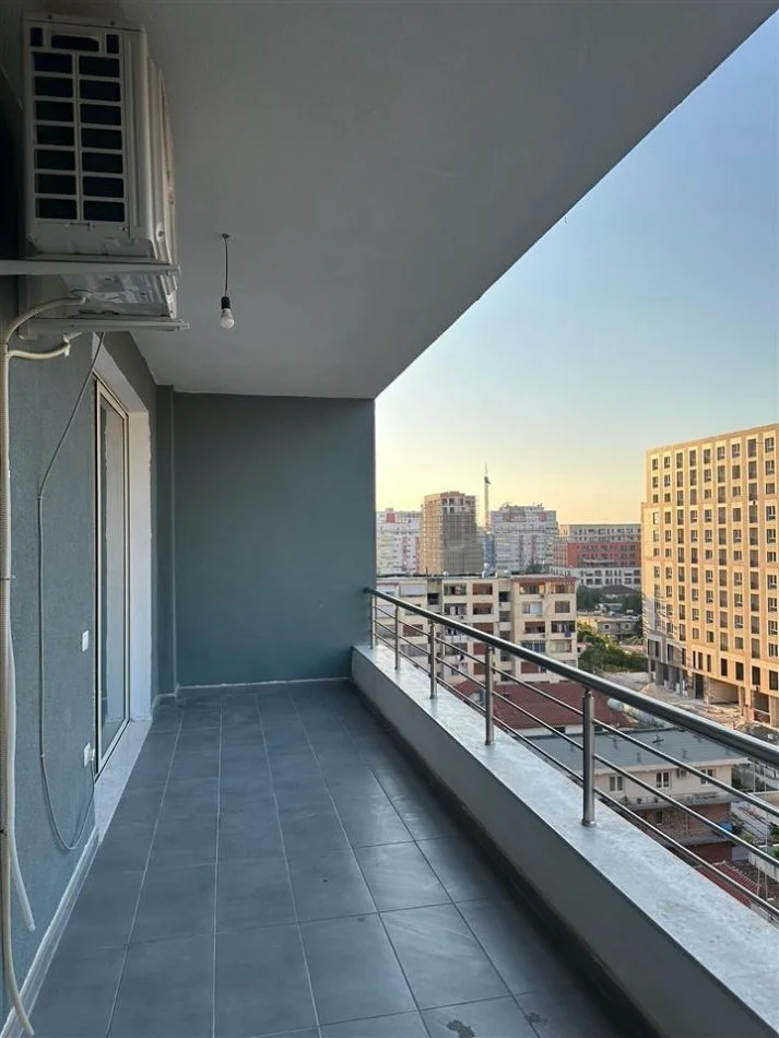 Tirane, jap me qera apartament 2+1+Ballkon , 103 m² 670 € (Fusha e Aviacionit, prane Drejtorise se Tatimeve)