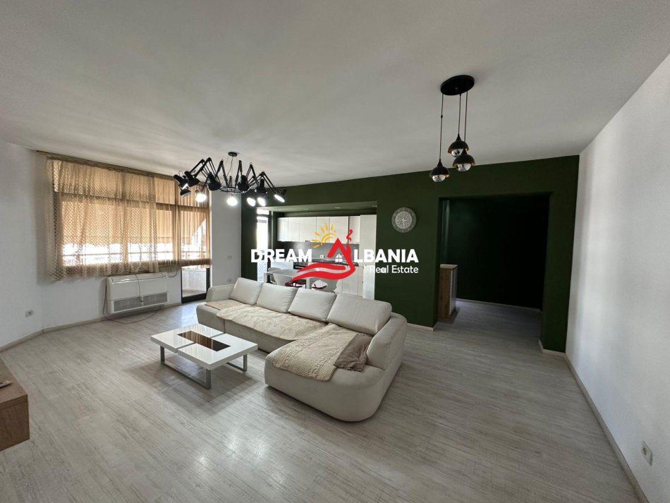 Tirane, jepet me qera apartament 2+1+Ballkon Kati 10, 120 m² 650 € (Ne Bulevardin Zogu i Pare - ID 42215264)
