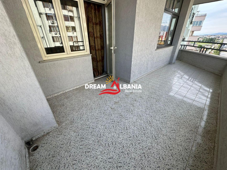 Tirane, jepet me qera apartament 2+1+Ballkon Kati 10, 120 m² 650 € (Ne Bulevardin Zogu i Pare - ID 42215264)