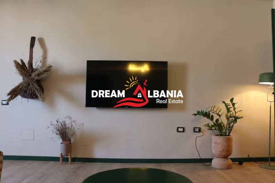 Tirane, jepet me qera apartament 2+1 Kati 14, 115 m² 800 € (ne Bulevardin Zogu i Pare prane Shkencave te Natyres)