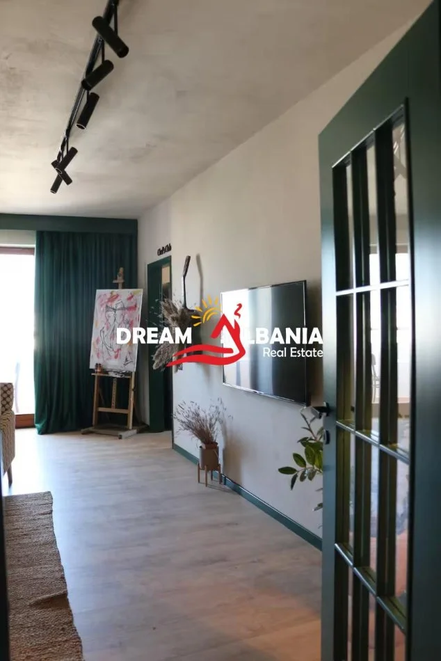 Tirane, jepet me qera apartament 2+1 Kati 14, 115 m² 800 € (ne Bulevardin Zogu i Pare prane Shkencave te Natyres)