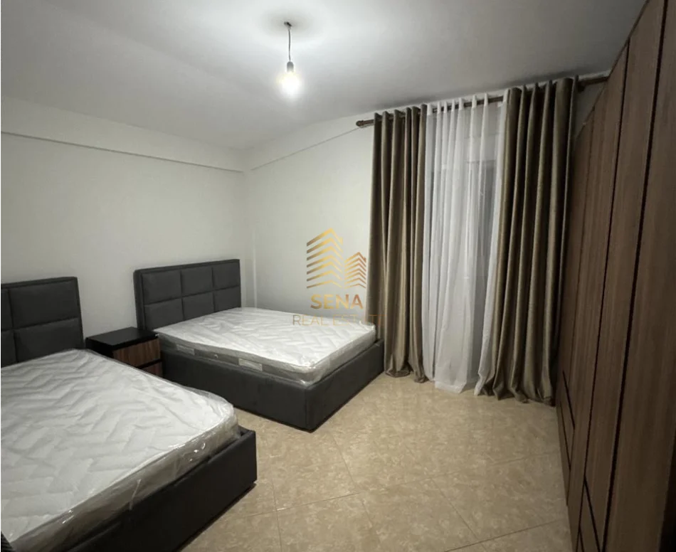 Tirane, jepet me qera apartament 2+1+Ballkon Kati 5, 140 m² 500 € (Porcelan)