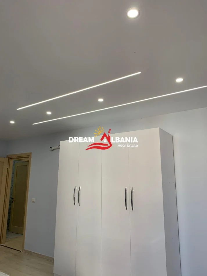 Tirane, jepet me qera apartament 2+1 Kati 2, 80 m² 600 € (tek Kopshti Botanik prane xhamise)