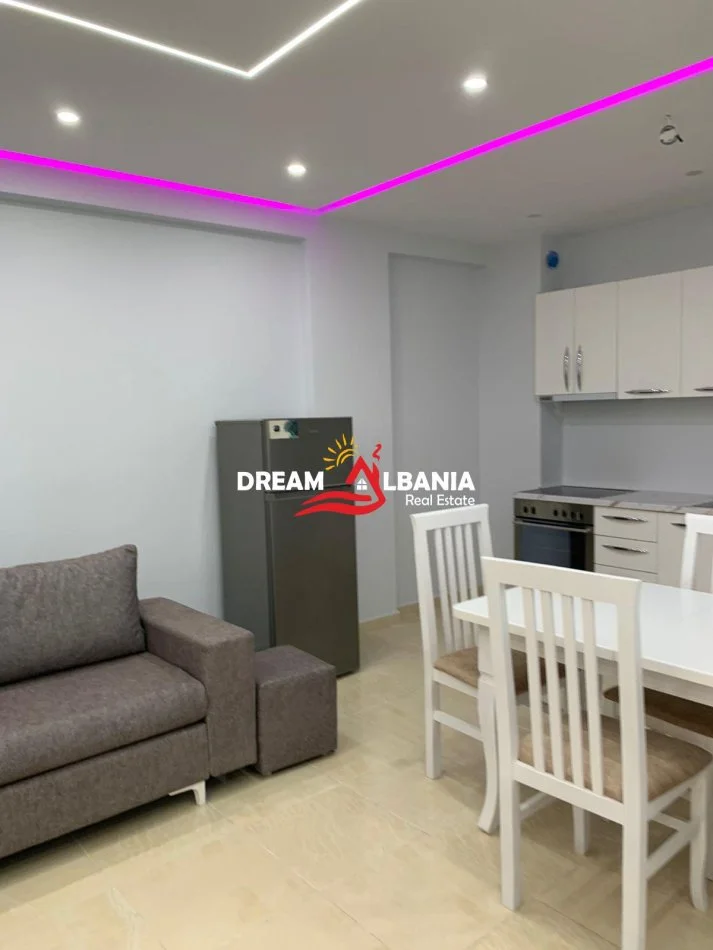 Tirane, jepet me qera apartament 2+1 Kati 2, 80 m² 600 € (tek Kopshti Botanik prane xhamise)