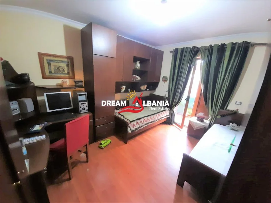 Tirane, jepet me qera apartament 2+1 , 90 m² 500 € (tek Pazari i ri ne rrugen Tefta Tashko Koco)
