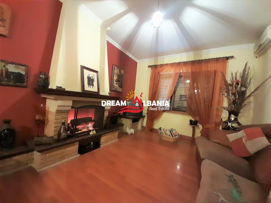 Tirane, jepet me qera apartament 2+1 , 90 m² 500 € (tek Pazari i ri ne rrugen Tefta Tashko Koco)