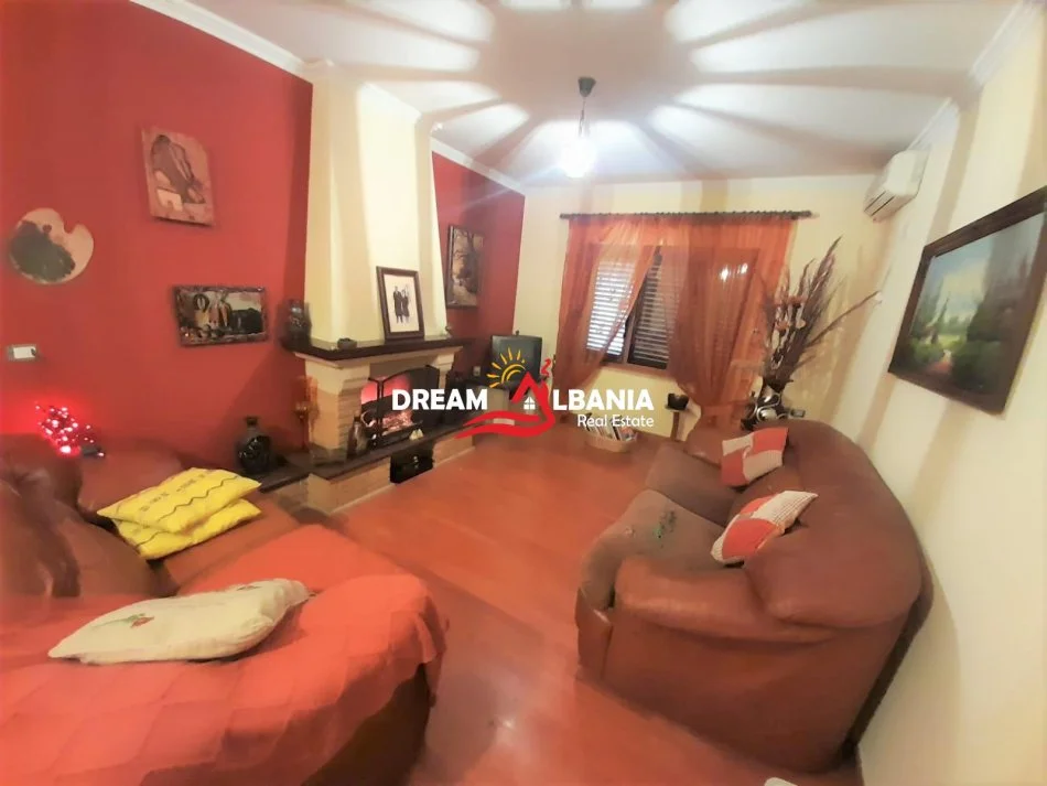 Tirane, jepet me qera apartament 2+1 , 90 m² 500 € (tek Pazari i ri ne rrugen Tefta Tashko Koco)