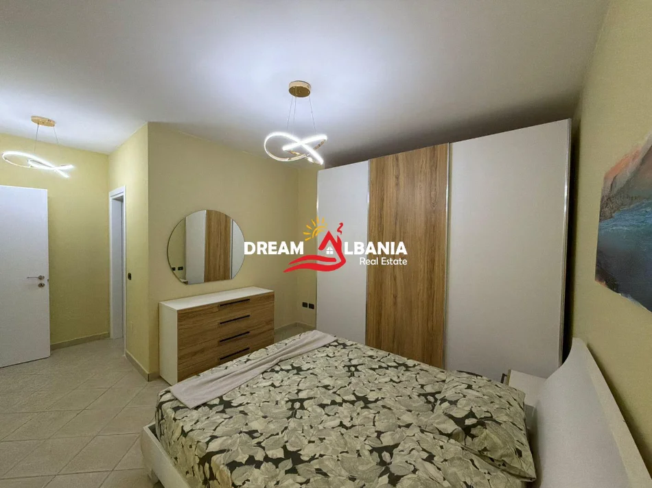 Tirane, jepet me qera apartament 2+1 Kati 10, 102 m² 900 € (Qender)
