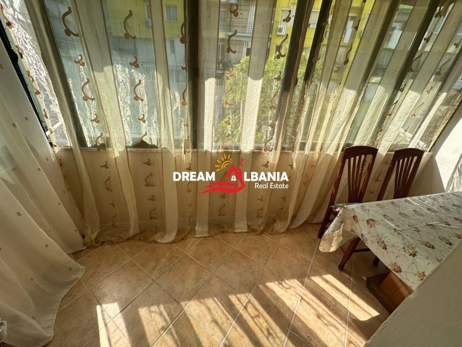 Tirane, jepet me qera apartament 2+1 Kati 3, 105 m² 650 € (ne Don Bosko prane Hotel Ferrari)