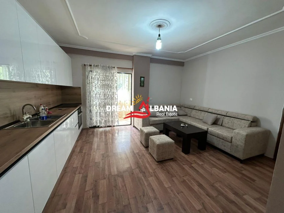 Tirane, jepet me qera apartament 2+1 Kati 3, 105 m² 650 € (ne Don Bosko prane Hotel Ferrari)