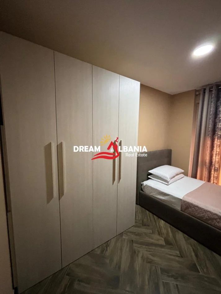Tirane, jepet me qera apartament 2+1 , 90 m² 700 € (tek Ish Parku, kompleksi Kontakt)