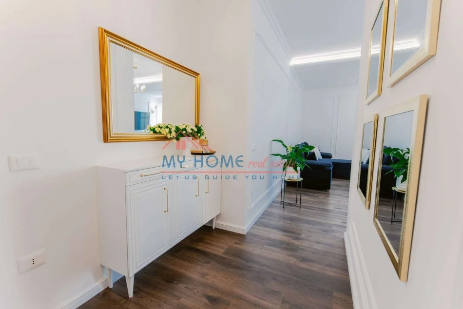 Tirane, jepet me qera apartament 1+1+Ballkon Kati 9, 75 m² 600 € (Astir)