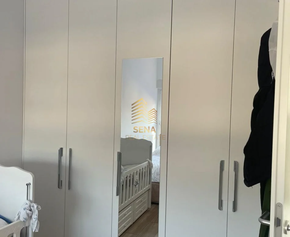 Tirane, jepet me qera apartament 1+1+Ballkon Kati 9, 55 m² 420 € (Ali Demi, Mangalem 21)
