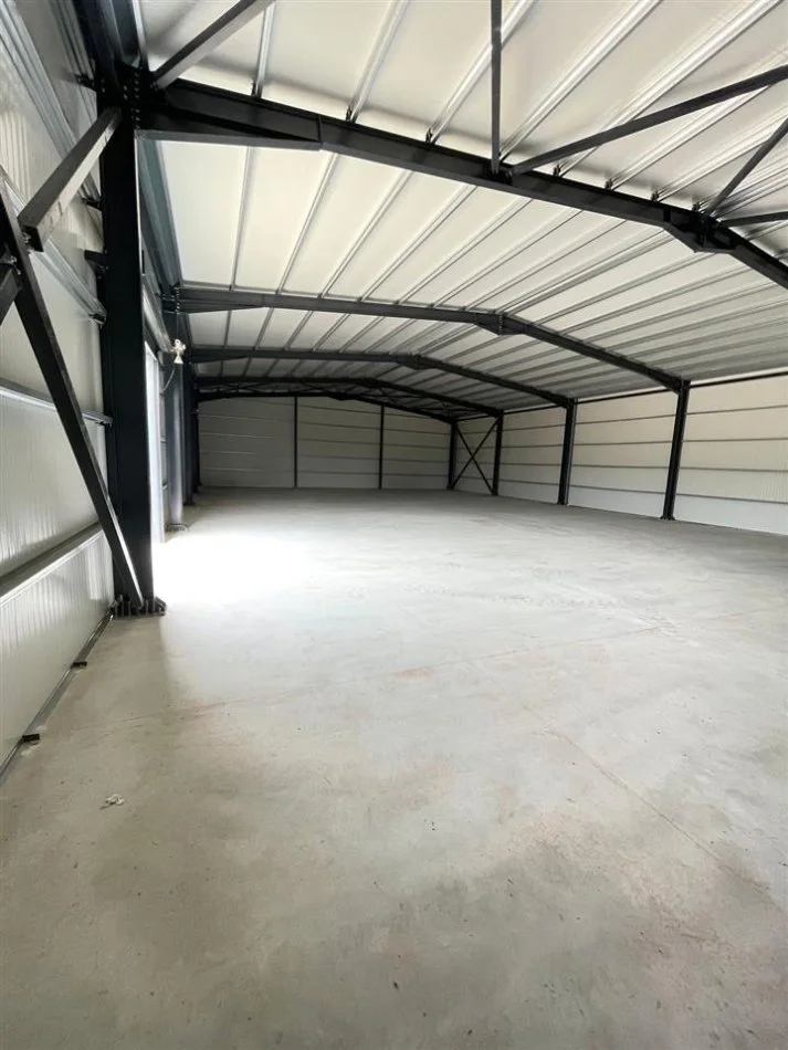 Tirane, jepet me qera magazine Kati 0, 1.000 m² 5.000 € (Autostrada Tirane-Durres)