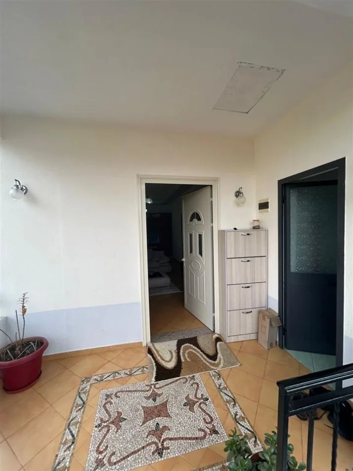Tirane, jepet me qera shtepi 1+1+Aneks+Ballkon Kati 2, 80 m² 500 € (rruga Siri Kodra)