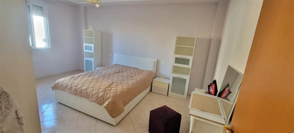 Tirane, jepet me qera apartament 1+1+Ballkon Kati 3, 70 m² 450 € (Zogu i Zi)