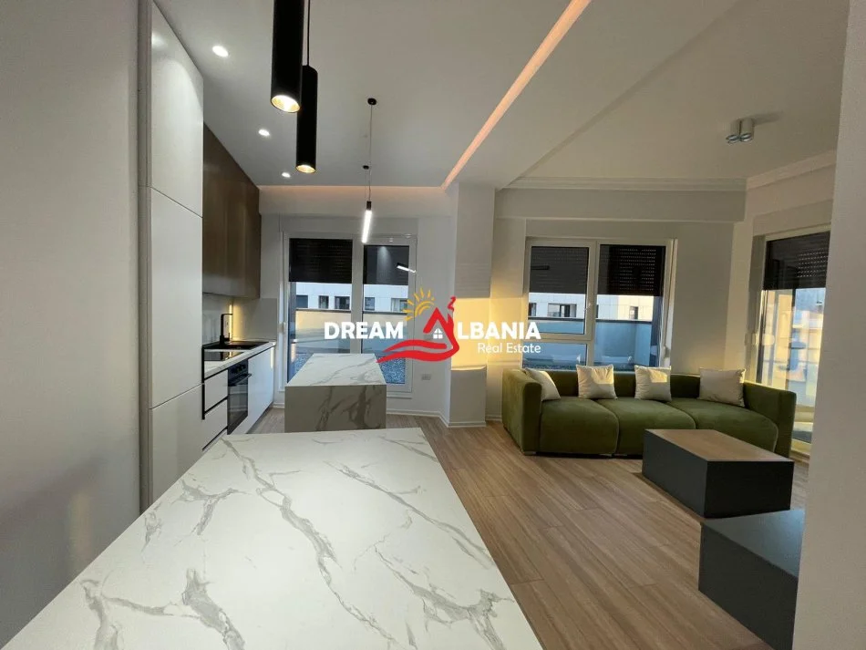 Tirane, jepet me qera apartament 2+1 , 130 m² (tek kompleksi Kontakt, 21 Dhjetori)