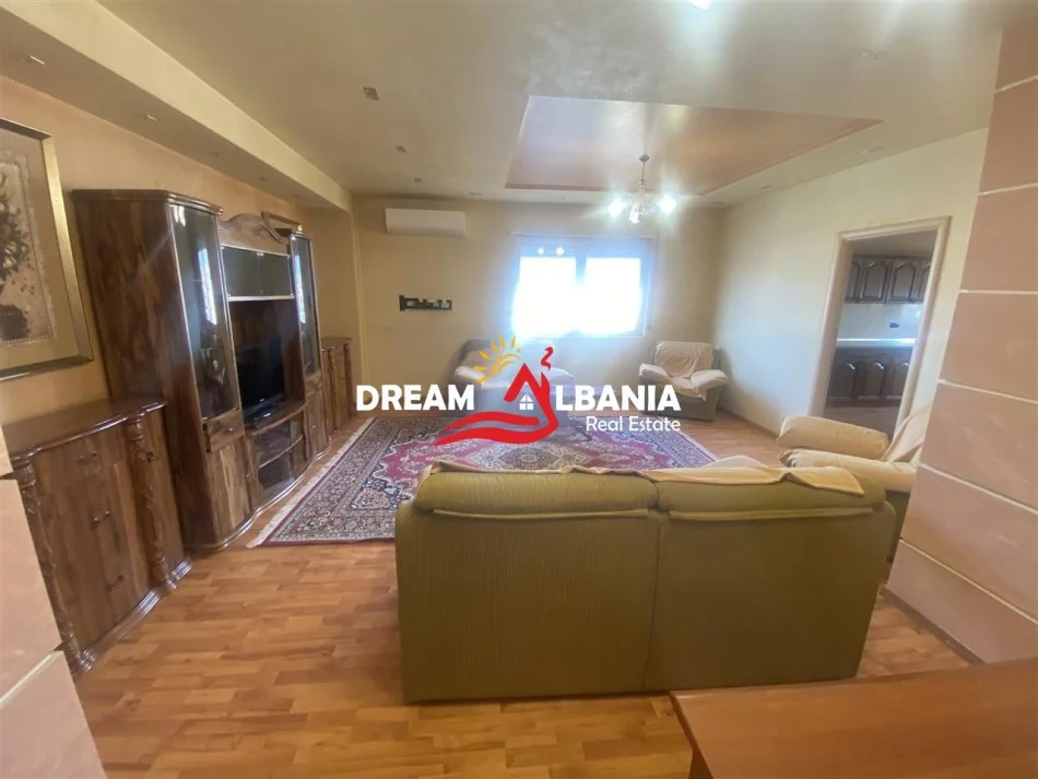 Tirane, jepet me qera apartament 3+1 Kati 11, 171 m² 800 € (ne zonen e Brrylit, prane “Maternitetit te Ri”)