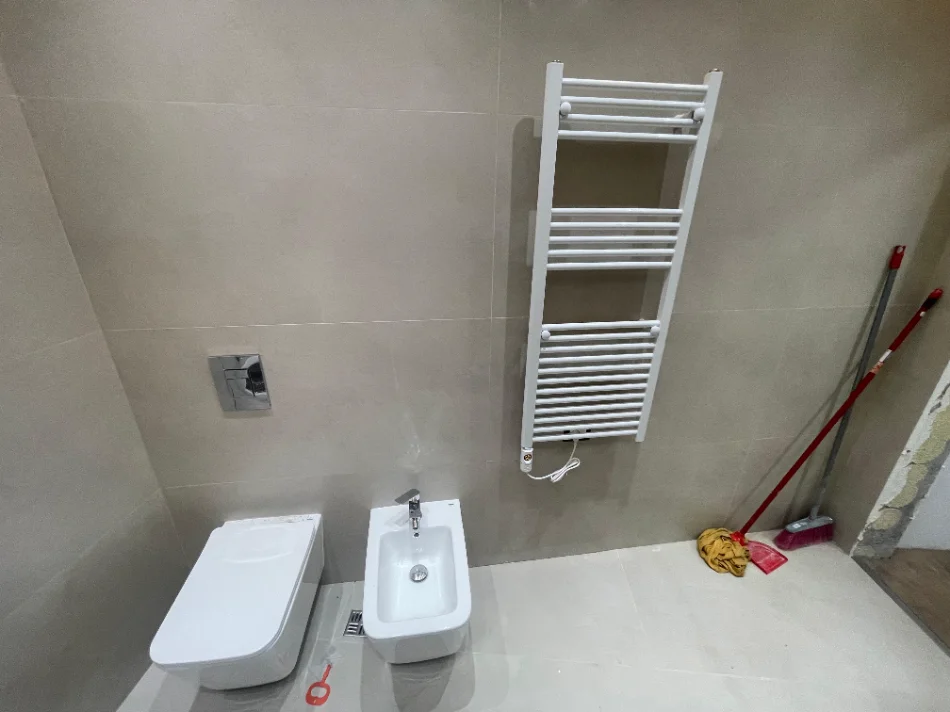 Tirane, jap me qera zyre Kati 3, 67 m² 1.000 € (Prane stadiumit Air Albania)