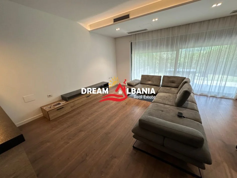 Tirane, jepet me qera Vile 3 Katshe Kati 3, 250 m² 2.350 € (ne Mullet prane OKO FARM)