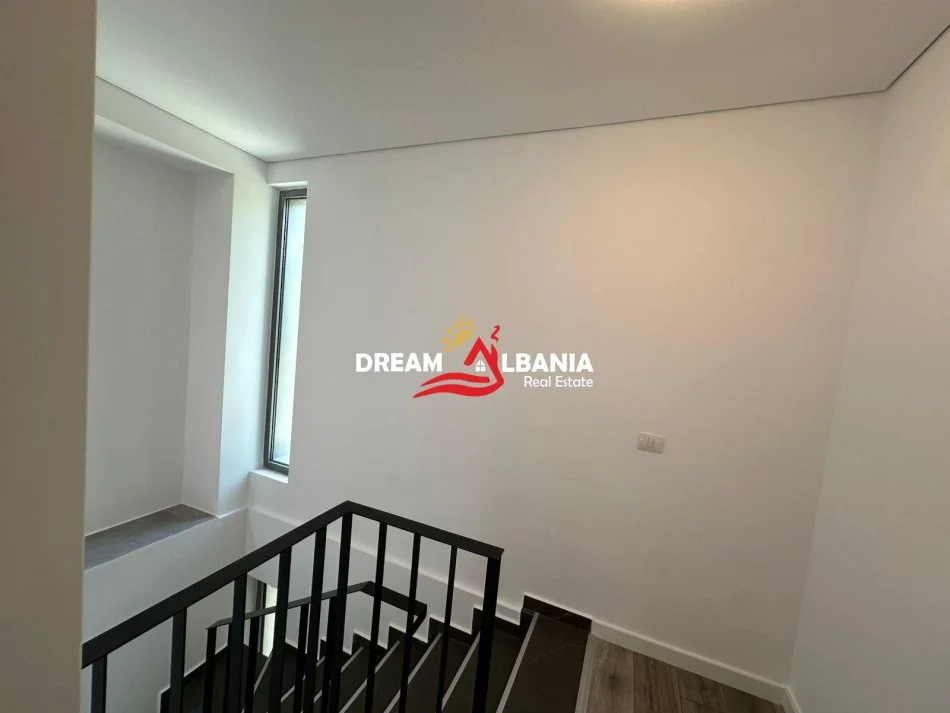 Tirane, jepet me qera Vile 3 Katshe Kati 3, 250 m² 2.350 € (ne Mullet prane OKO FARM)