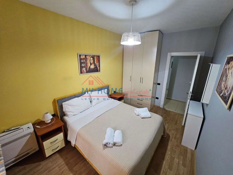 Tirane, jepet me qera apartament 1+1+Ballkon Kati 2, 55 m² 900 € (Rruga e Kavajes)