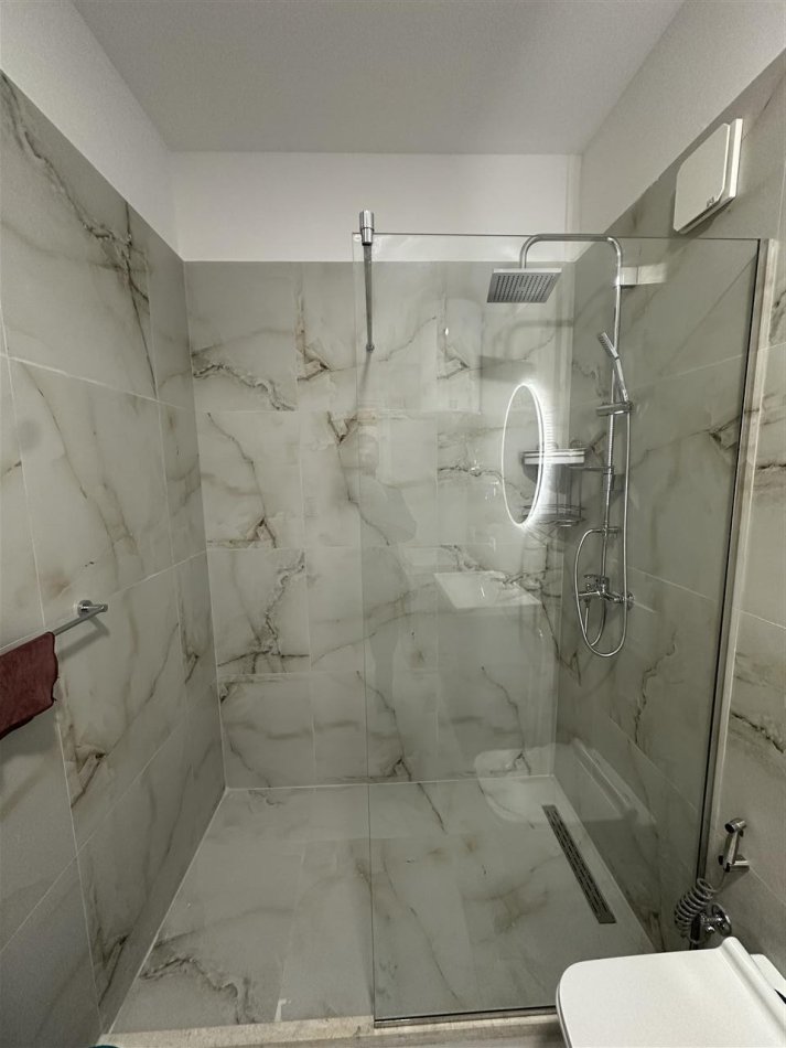 Tirane, jepet me qera apartament 2+1+Ballkon Kati 8, 80 m² 900 € (Zogu i Zi)