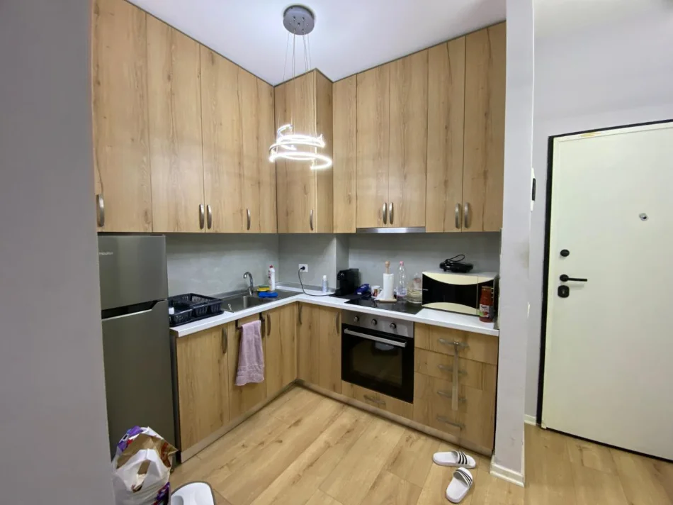 Tirane, jepet me qera apartament 1+1 Kati 3, 70 m² 450 € (GRAND GALLERY)