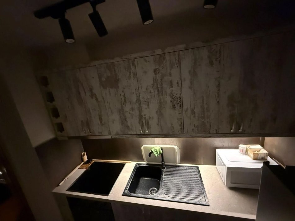 Tirane, jepet me qera apartament 1+1 Kati 1, 68 m² 500 € (RRUGA DIBRES)