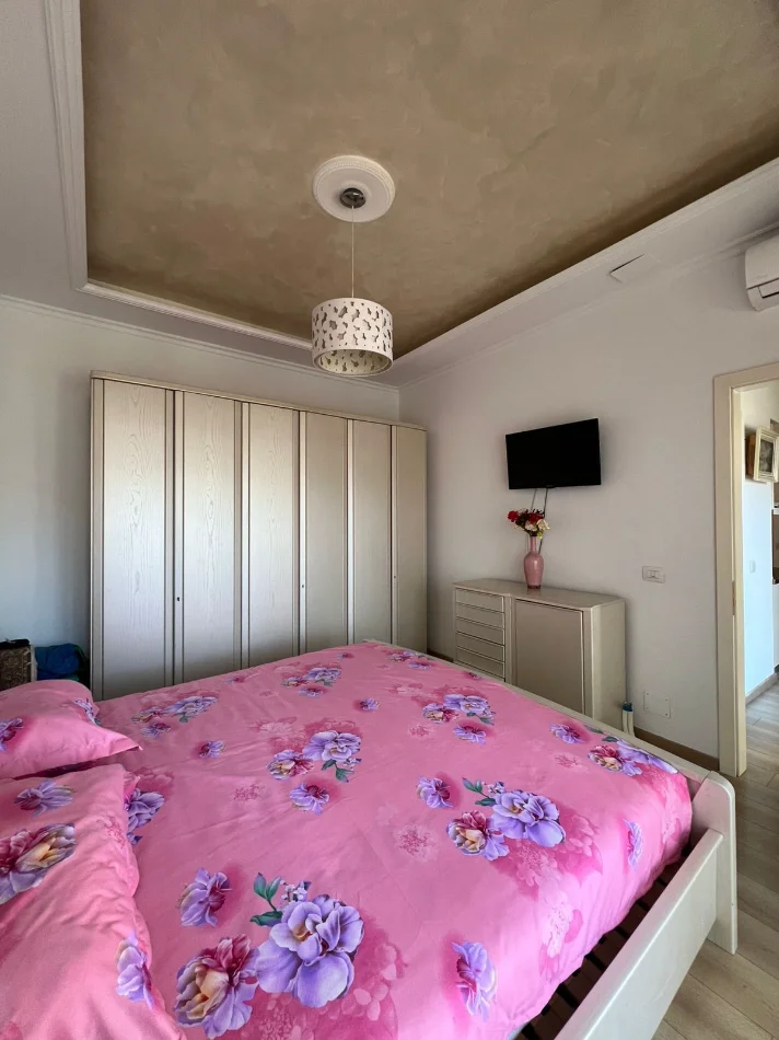 Tirane, jepet me qera apartament 1+1 Kati 4, 72 m² 600 € (KOMPLEKSI KONTAKT)