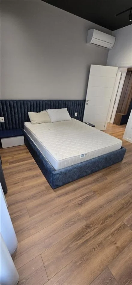 Tirane, jepet me qera 1+1+Ballkon Kati 9, 70 m² 750 € (KOMPLEKSI SQUARE 21 , RR E KAVAJES)