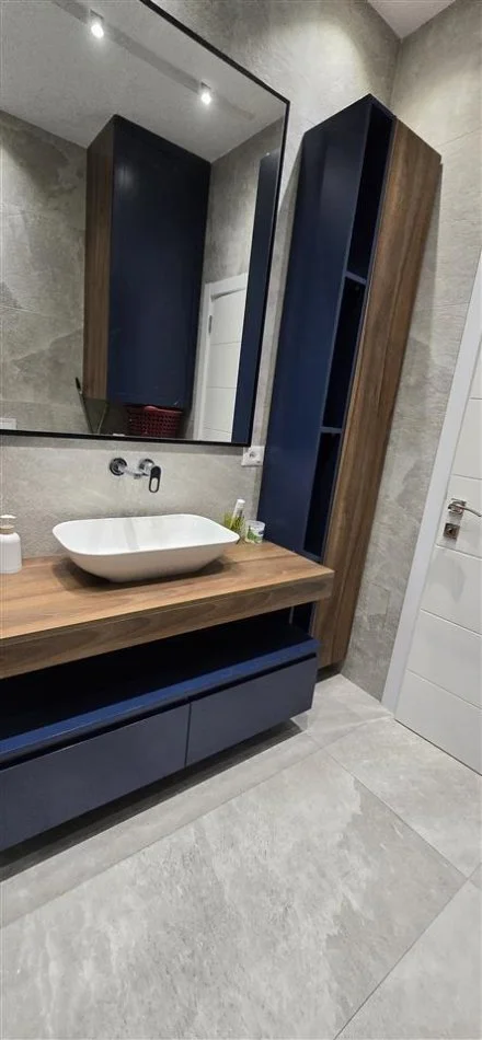 Tirane, jepet me qera 1+1+Ballkon Kati 9, 70 m² 750 € (KOMPLEKSI SQUARE 21 , RR E KAVAJES)