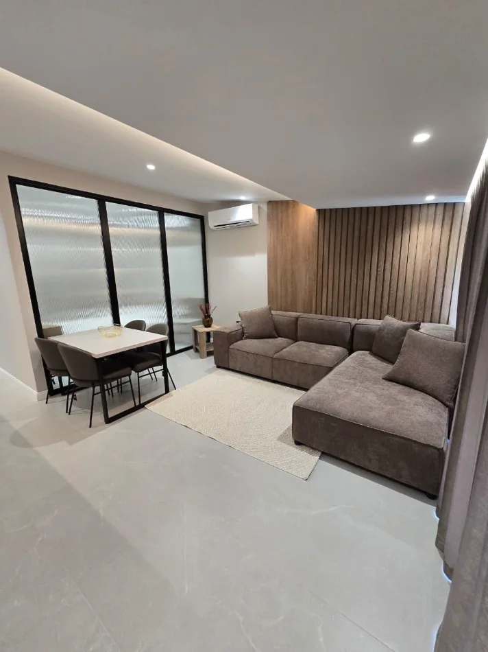Tirane, jepet me qera apartament 1+1+Ballkon Kati 2, 72 m² 700 € (DON BOSKO)