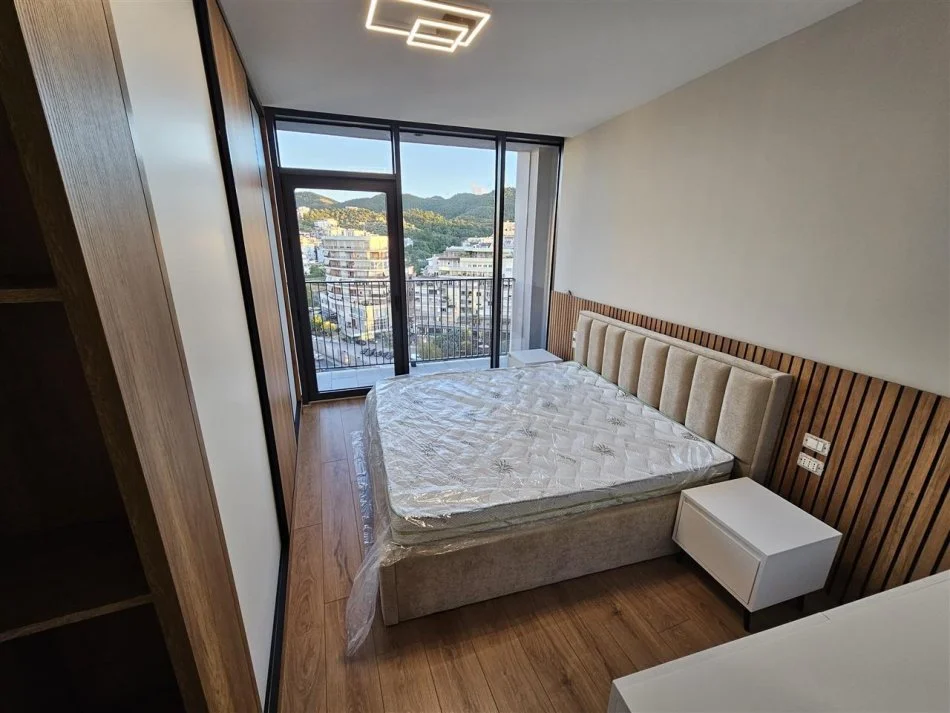 Tirane, jepet me qera apartament 2+1+Ballkon Kati 10, 128 m² 2.000 € (LAKE VIEW)