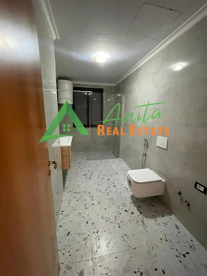 Tirane, jepet me qera zyre Kati 2, 120 m², 70 000 Leke (Qender)