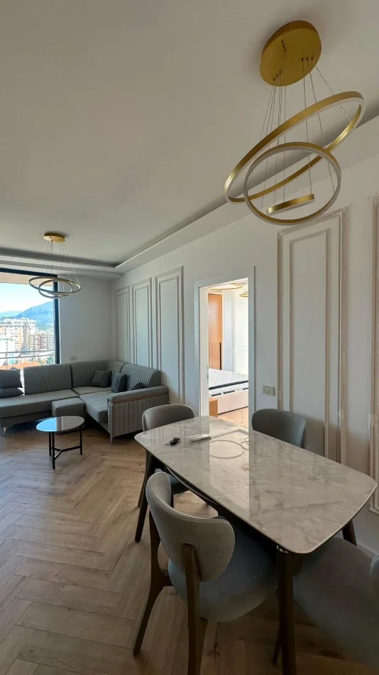Tirane, jepet me qera apartament 2+1 Kati 11, 110 m² 1.200 € (GOLDEN TOWER MINE PEZA)