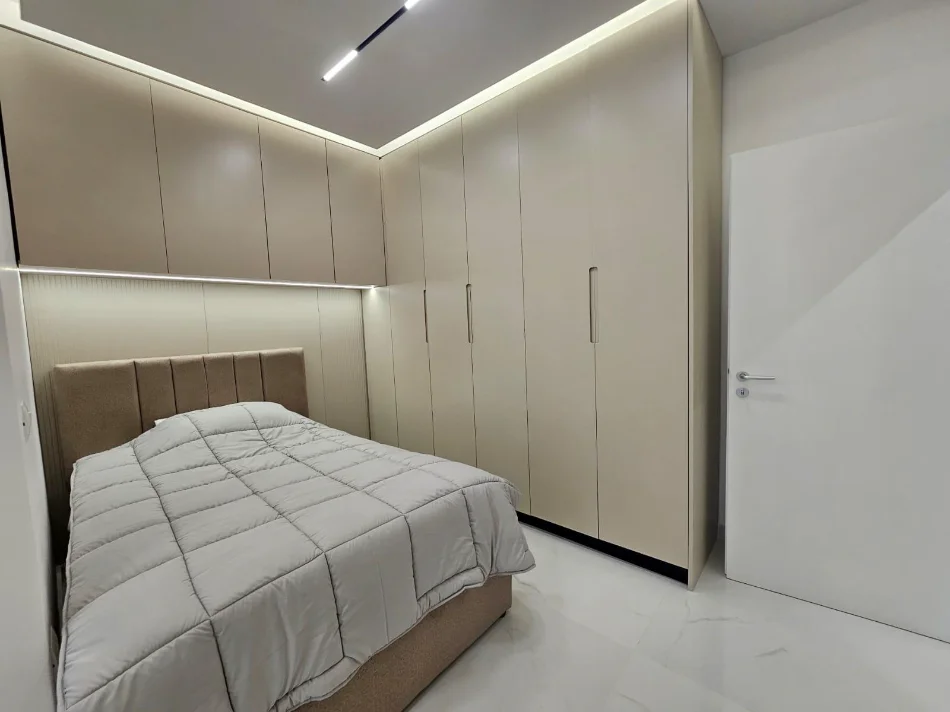 Tirane, jepet me qera apartament 2+1 Kati 6, 85 m² 900 € (ZOGU ZI)