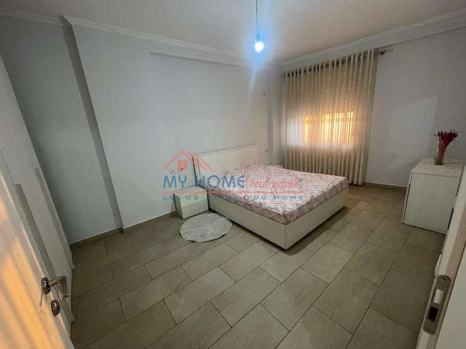 Tirane, jepet me qera apartament 2+1+Ballkon Kati 7, 110 m² 600 € (Astir)