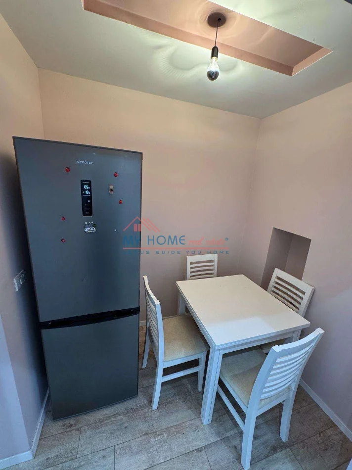 Tirane, jepet me qera apartament 1+1+Aneks Kati 4, 65 m² 600 € (Rruga Kongresi i Lushnjes)