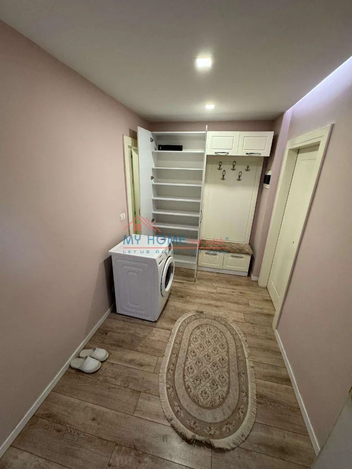Tirane, jepet me qera apartament 1+1+Aneks Kati 4, 65 m² 600 € (Rruga Kongresi i Lushnjes)