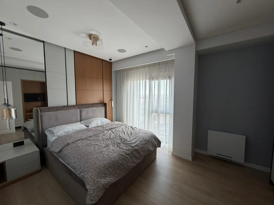 Tirane, jepet me qera apartament duplex 4+1 Kati 11, 240 m² 3.500 € (SQUARE 21)