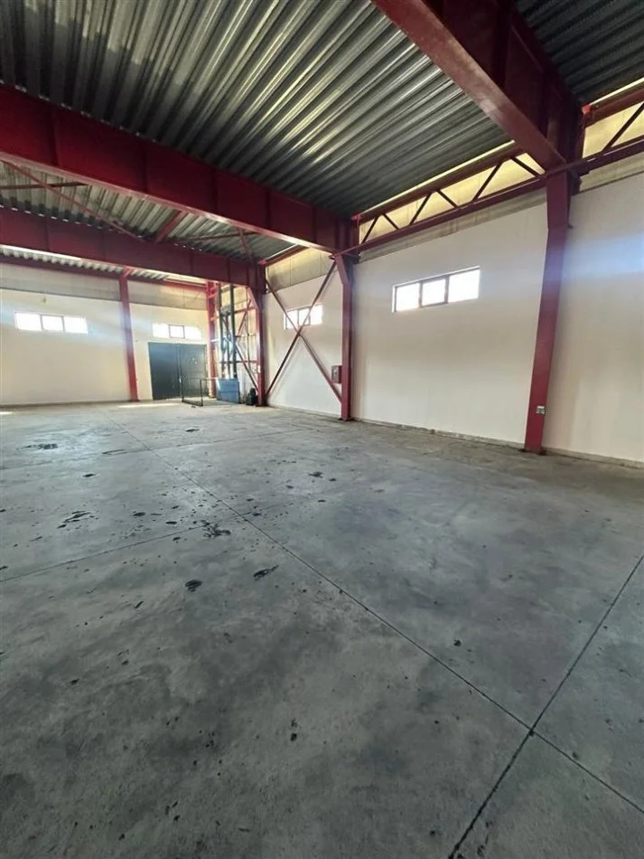 Tirane, jepet me qera ambjent biznesi Kati 0, 1.500 m² 6.000 € (vaqarr)