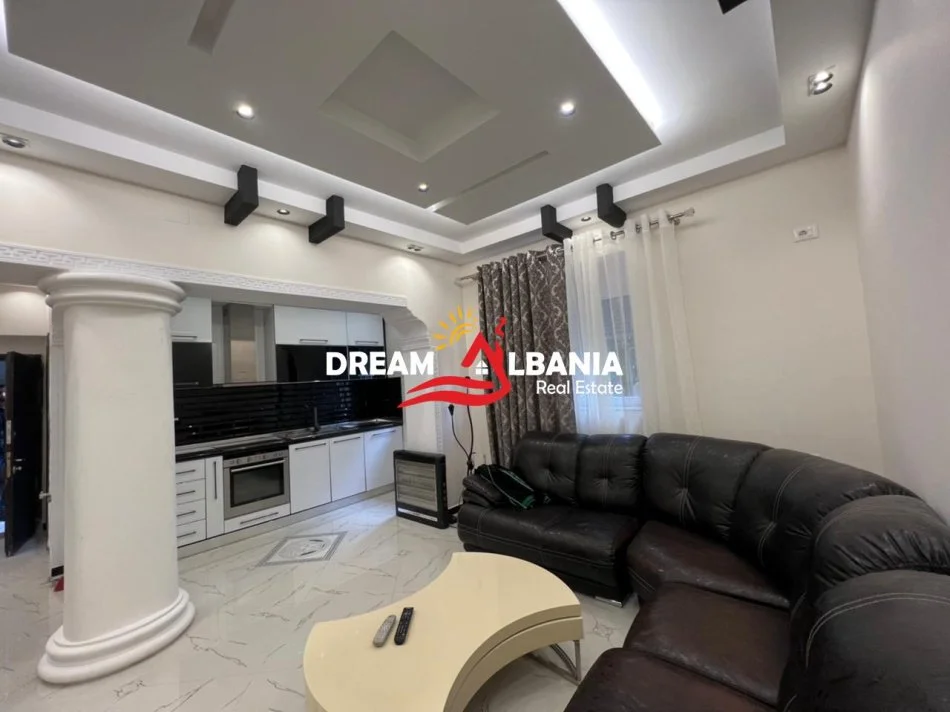 Tirane, jepet me qera apartament 1+1 , 75 m² 530 € (ne rrugen Ferit Xhajko prane ish Restorant Durresi)